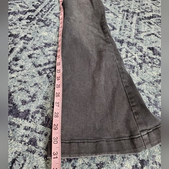 SOFIA Jeans High Rise Flared Jeans - Picture 9 of 11